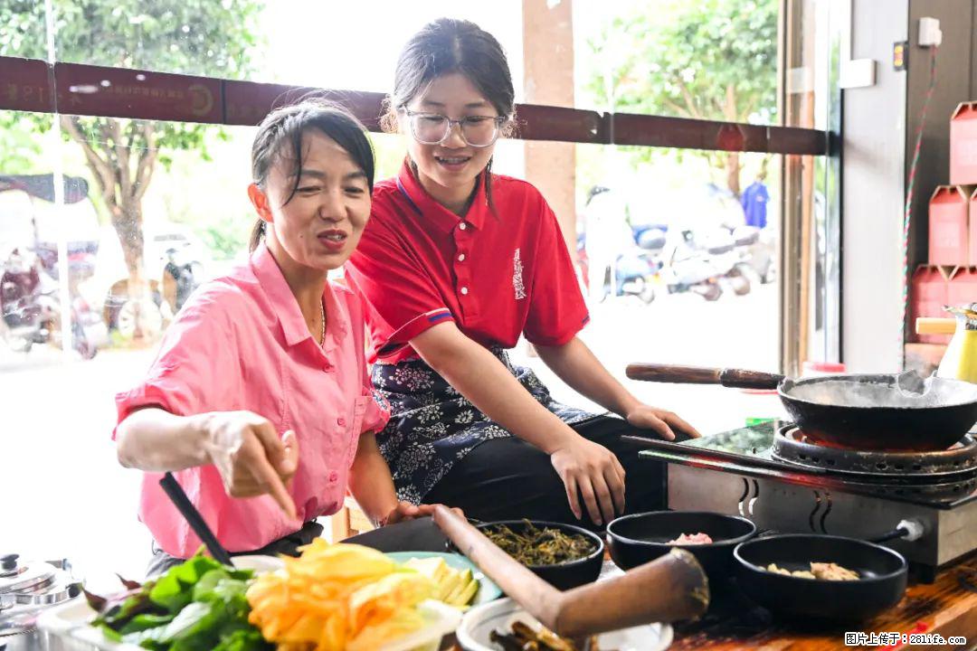 全网追的“扁担女孩”，找了一份暑假工，时薪12元 - 滁州生活资讯 - 滁州28生活网 chuzhou.28life.com